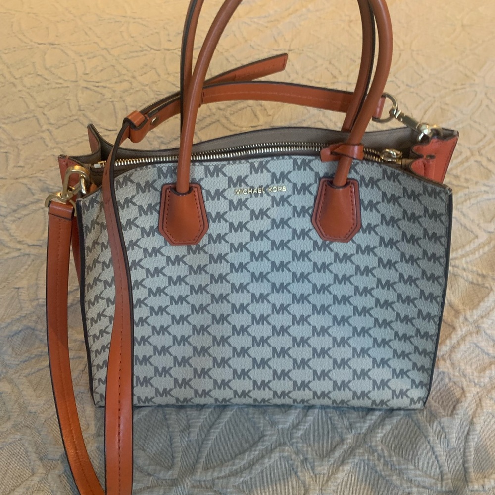 Michael kors tote